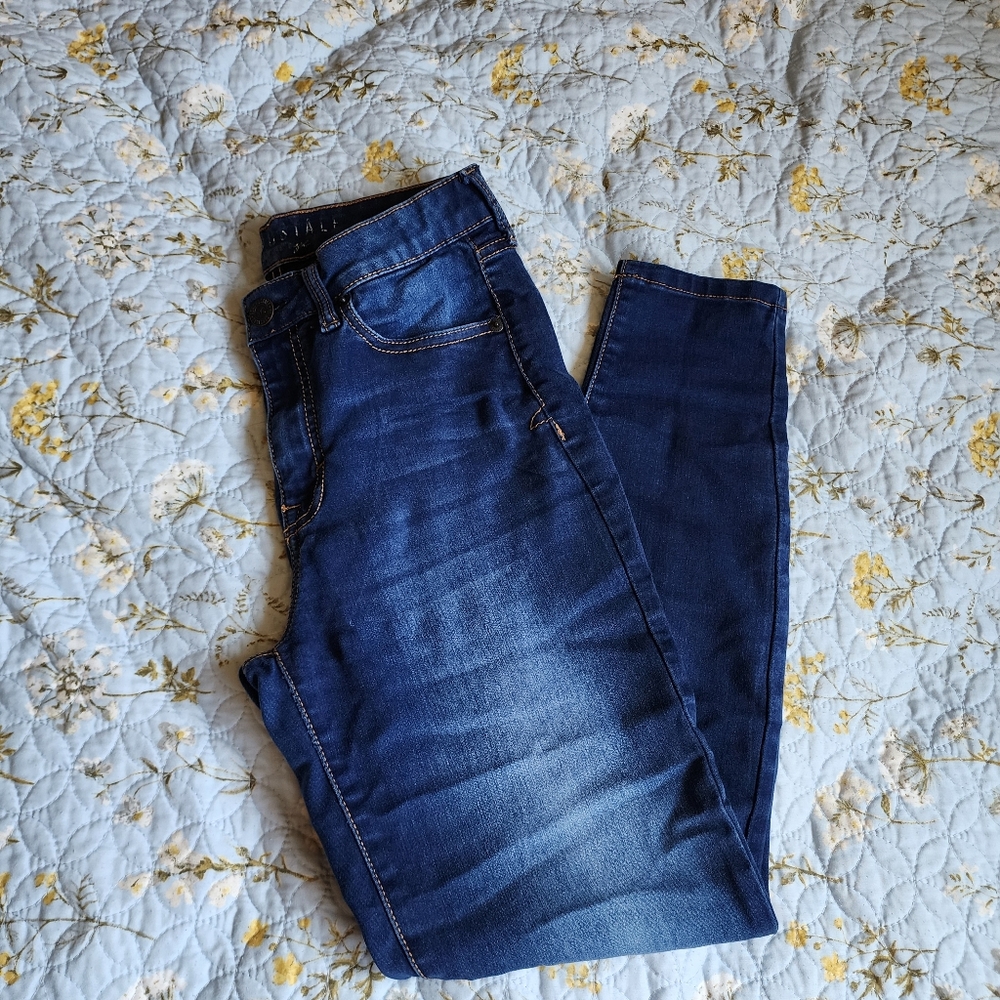 High-waisted high rise medium wash blue denim jeans skinny Aeropostale